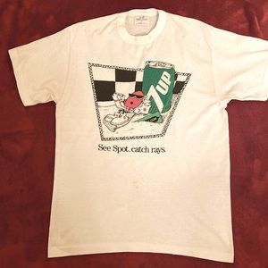 7UP t-shirt See Spot catch rays. Size adult L